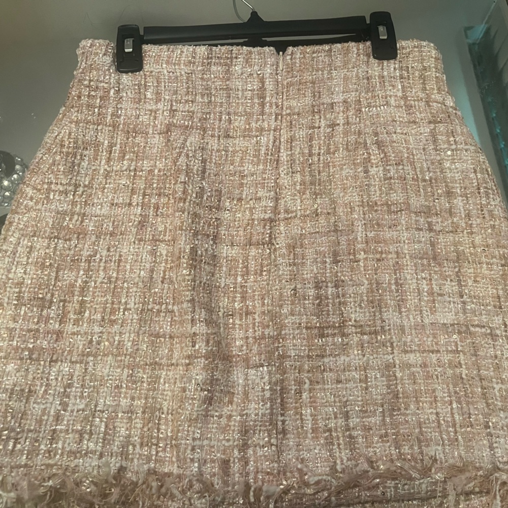 Elegant Pink Tweed Skirt